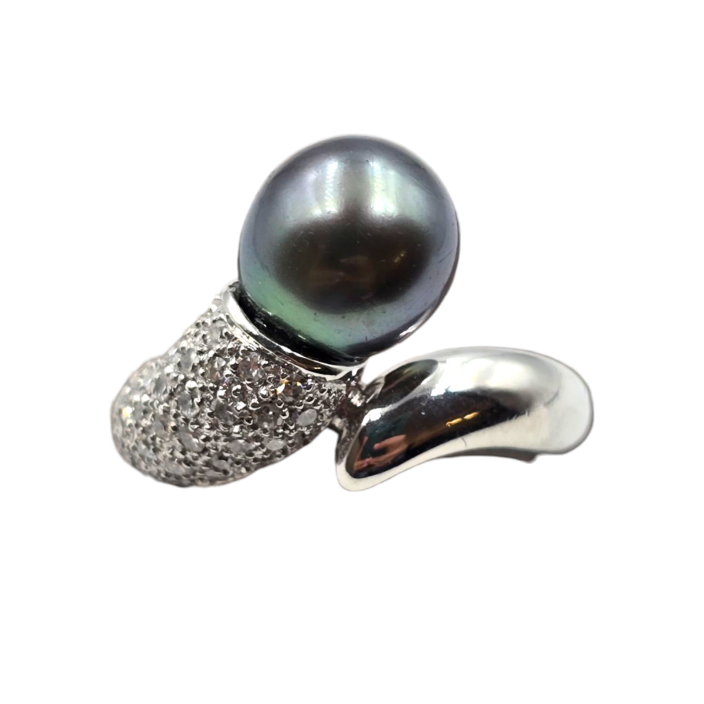 Ring mit Perle und Diamanten