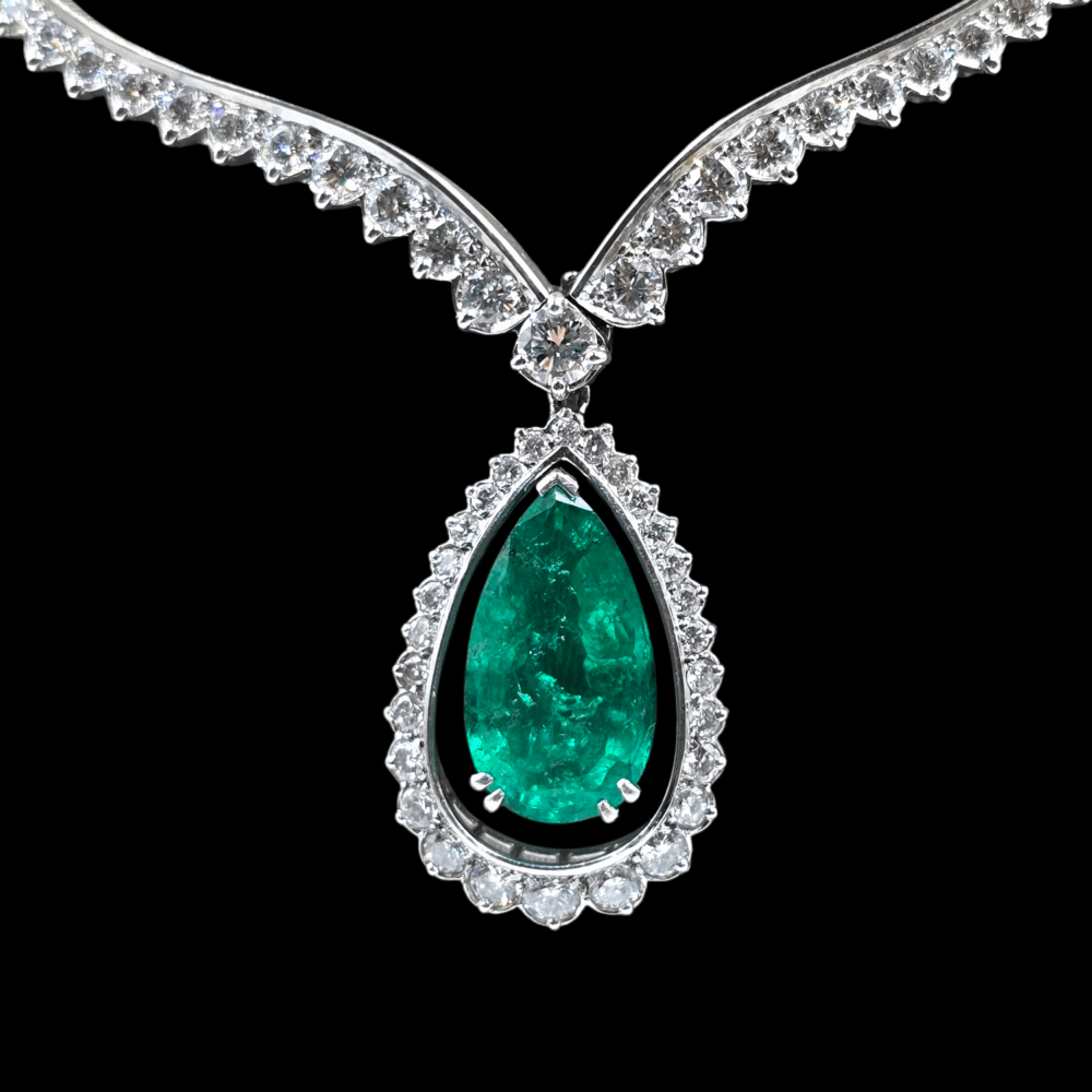 Smaragd Collier mit Diamanten